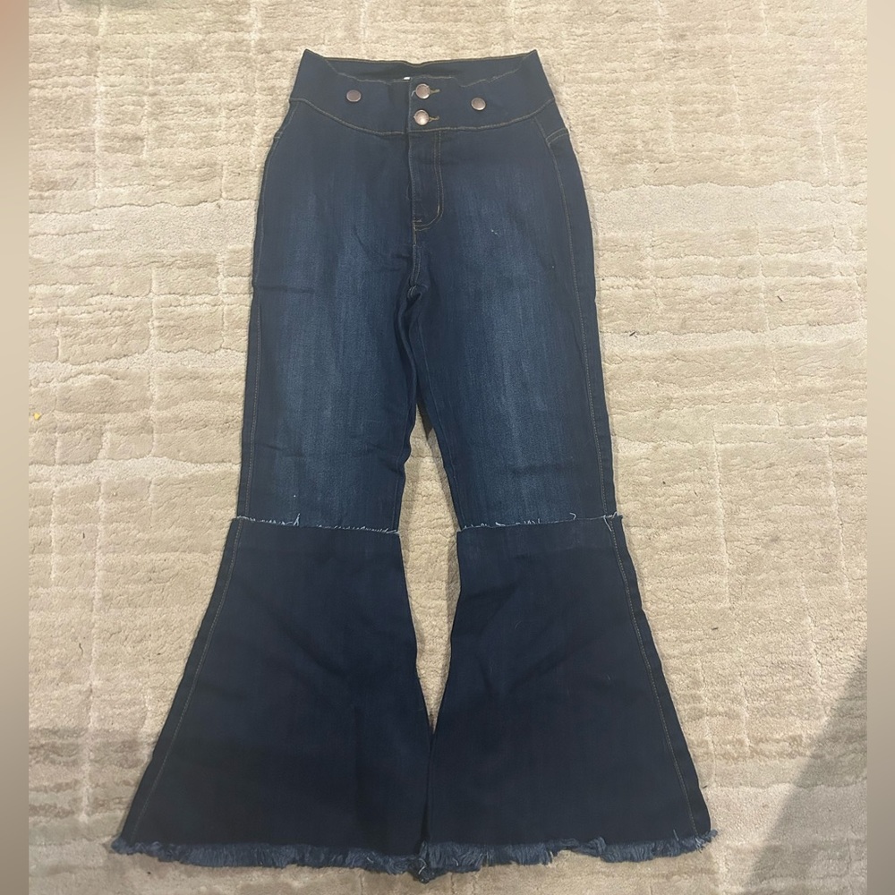 wide leg jeans/ flared